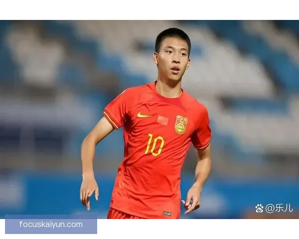 亚运会足球赛期间日本队表现稳健，备受关注与期待